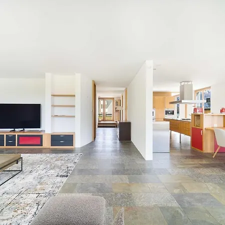 Penthouse With 4bedr Sauna And Parking Holiday home St. Moritz